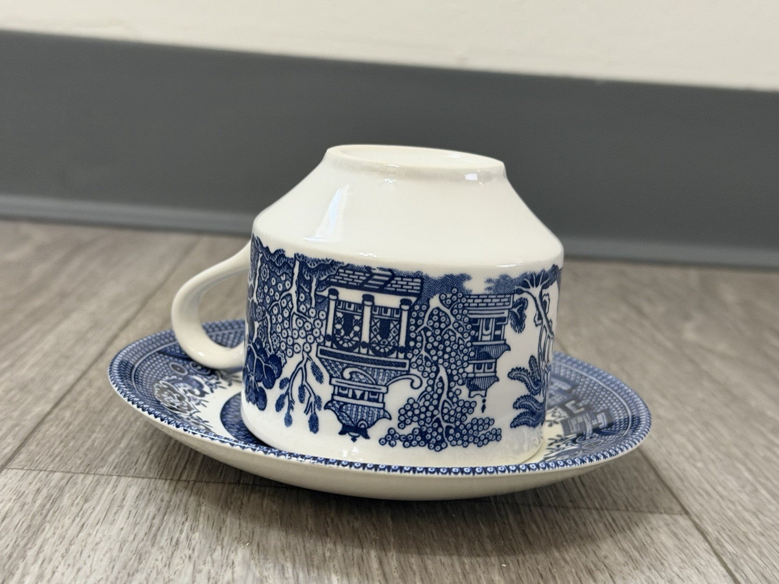 Churchill England Blue Willow Ceramic Teacup & Saucer England HAIRLINE CRACK
