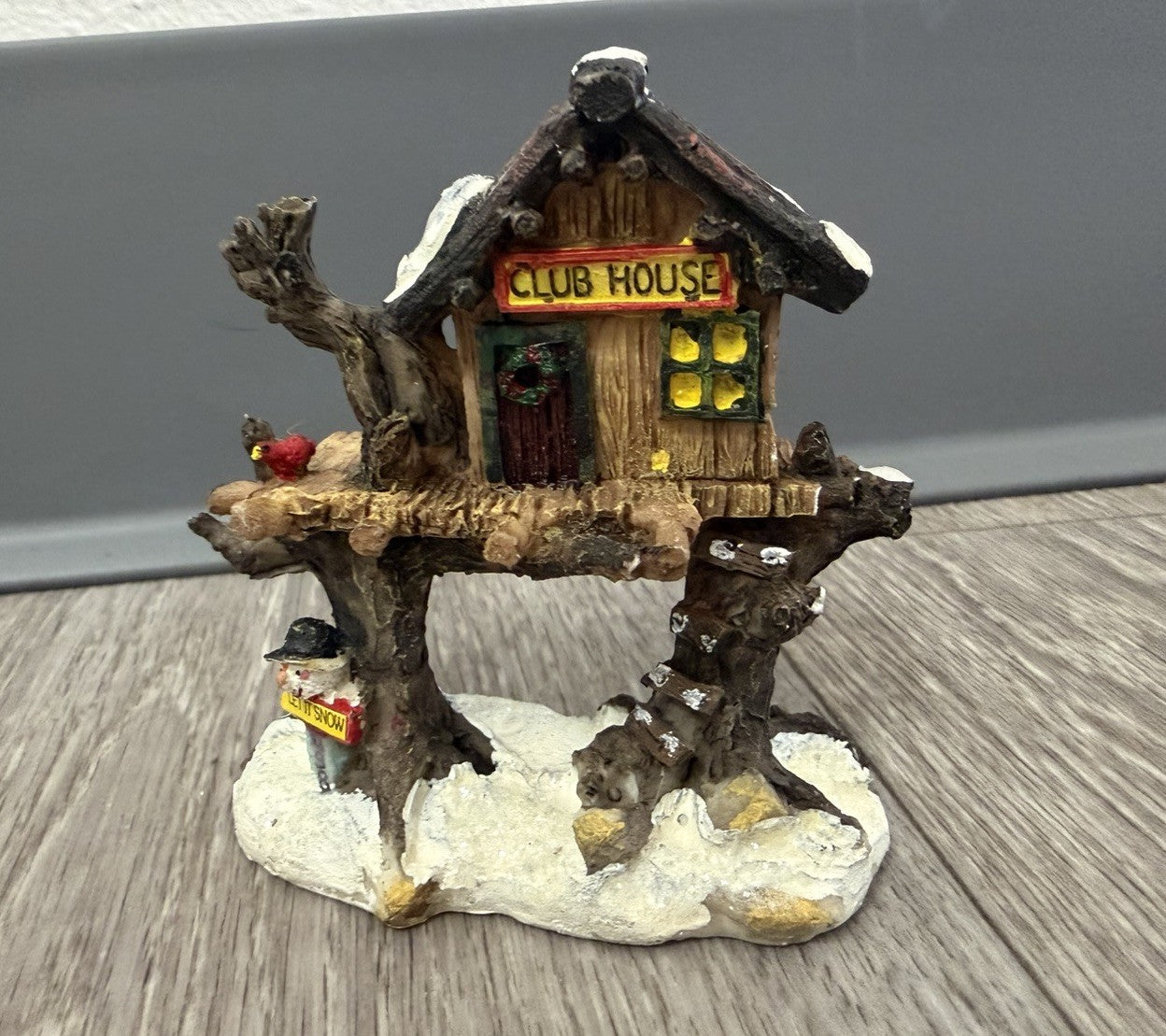 Vtg Cobblestone Corners Club / Tree House Christmas Village Accessory ‘02 Broken