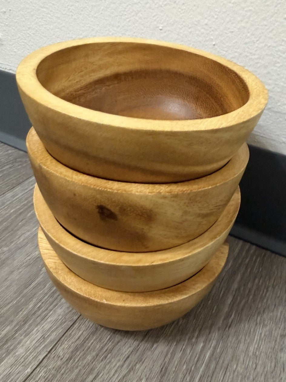 Wooden Bowels Set Of 4 Light Wood 5.75” Diameter 2.5” Tall