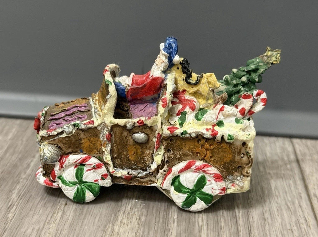 2005 Ginger Frost Lane Santa Claus Gingerbread Car w/ Tree Decoration