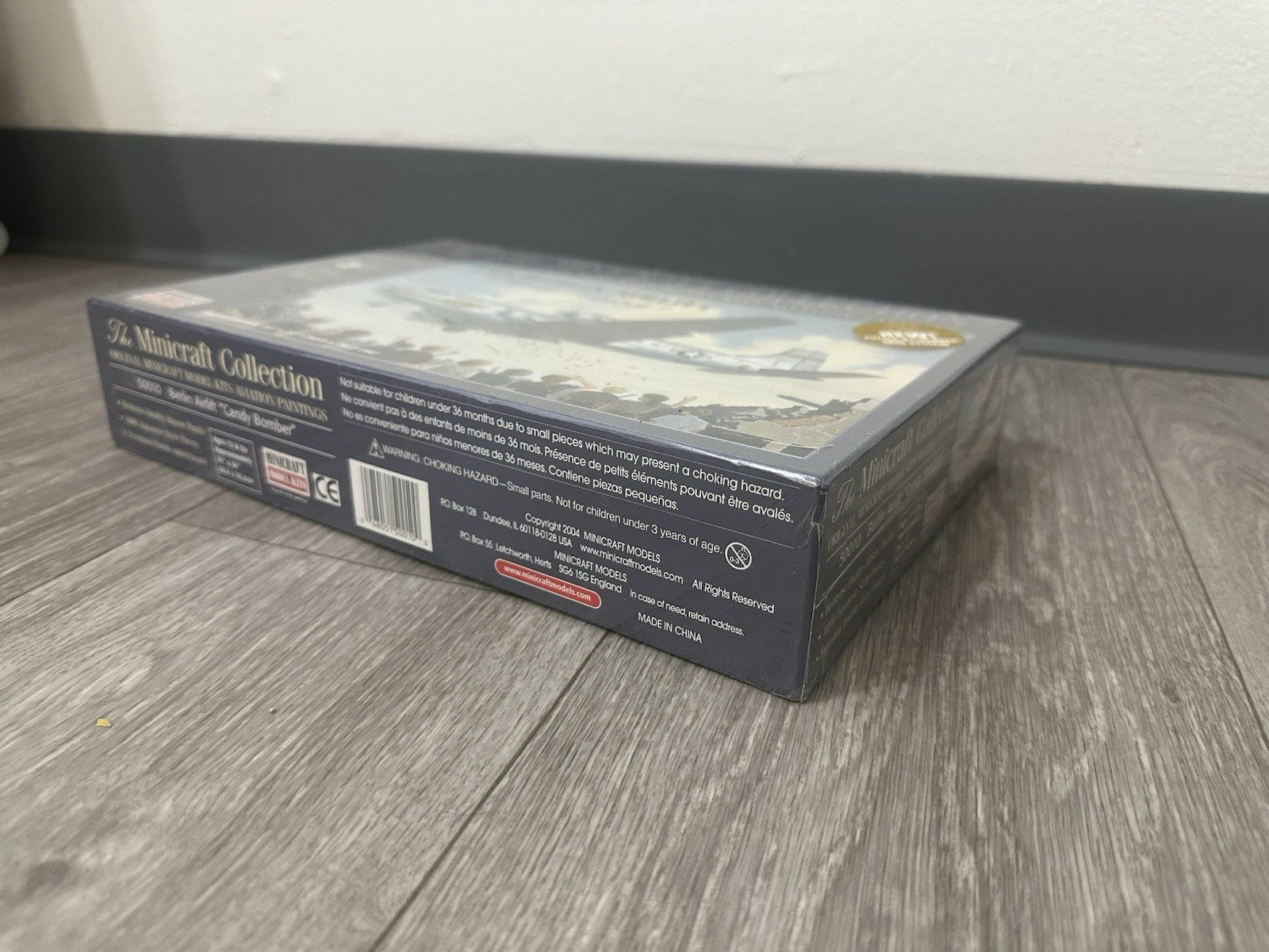 THE Minicraft Collection THE BERLIN AIRCRAFT “Candy Bomber” Puzzle 1000 PCS