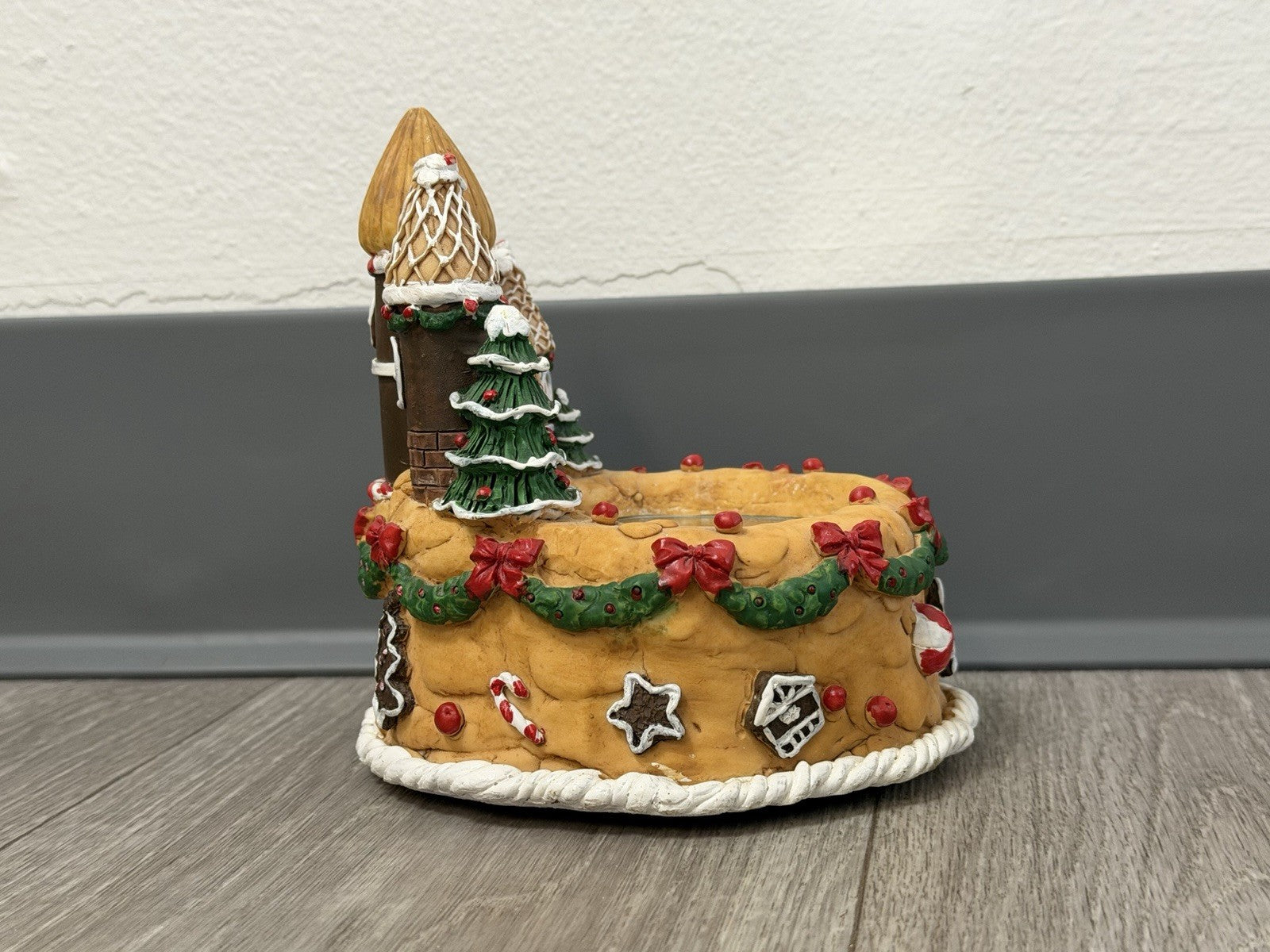 Vintage Gingerbread Themed Musical Skating Pond - Works - Christmas Decoration