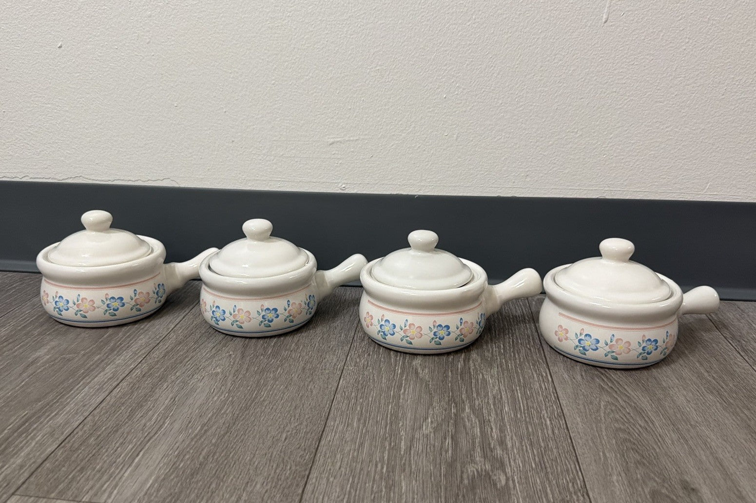 Vintage French Onion Soup Crock Bowl W/ Lid & Handle Blue Pink Flowers Set Of 4