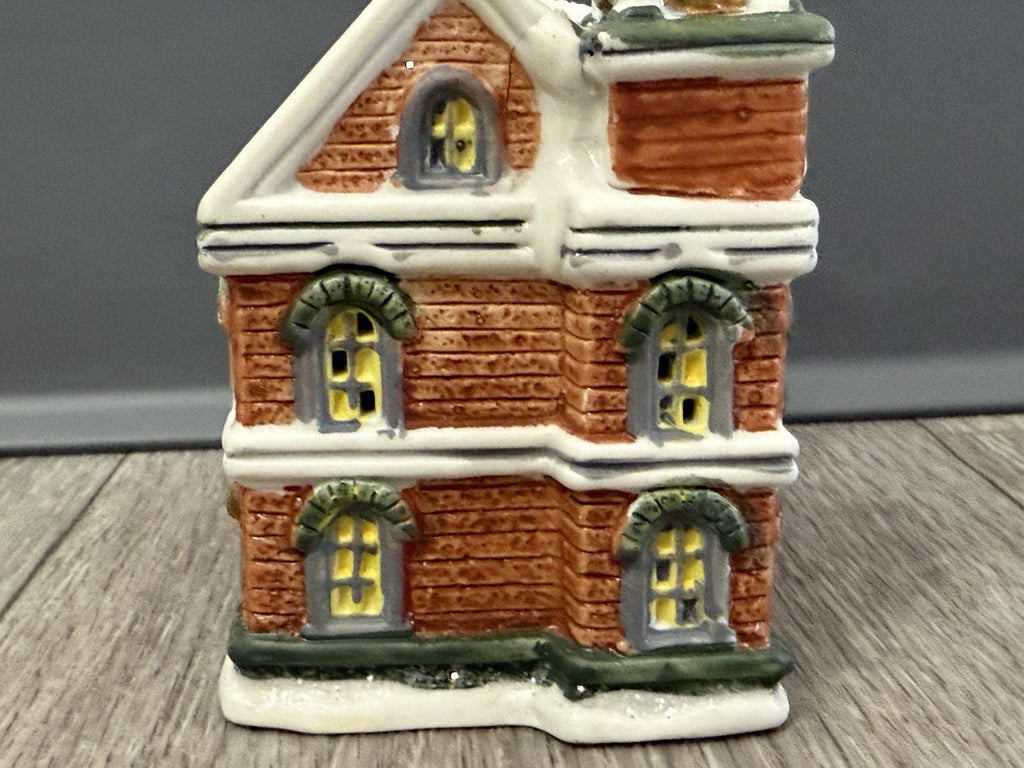 2004 Village Christmas School w/Window Decoration