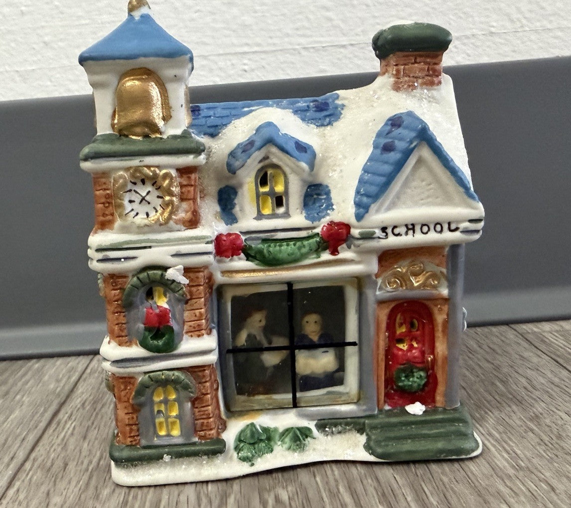 2004 Village Christmas School w/Window Decoration