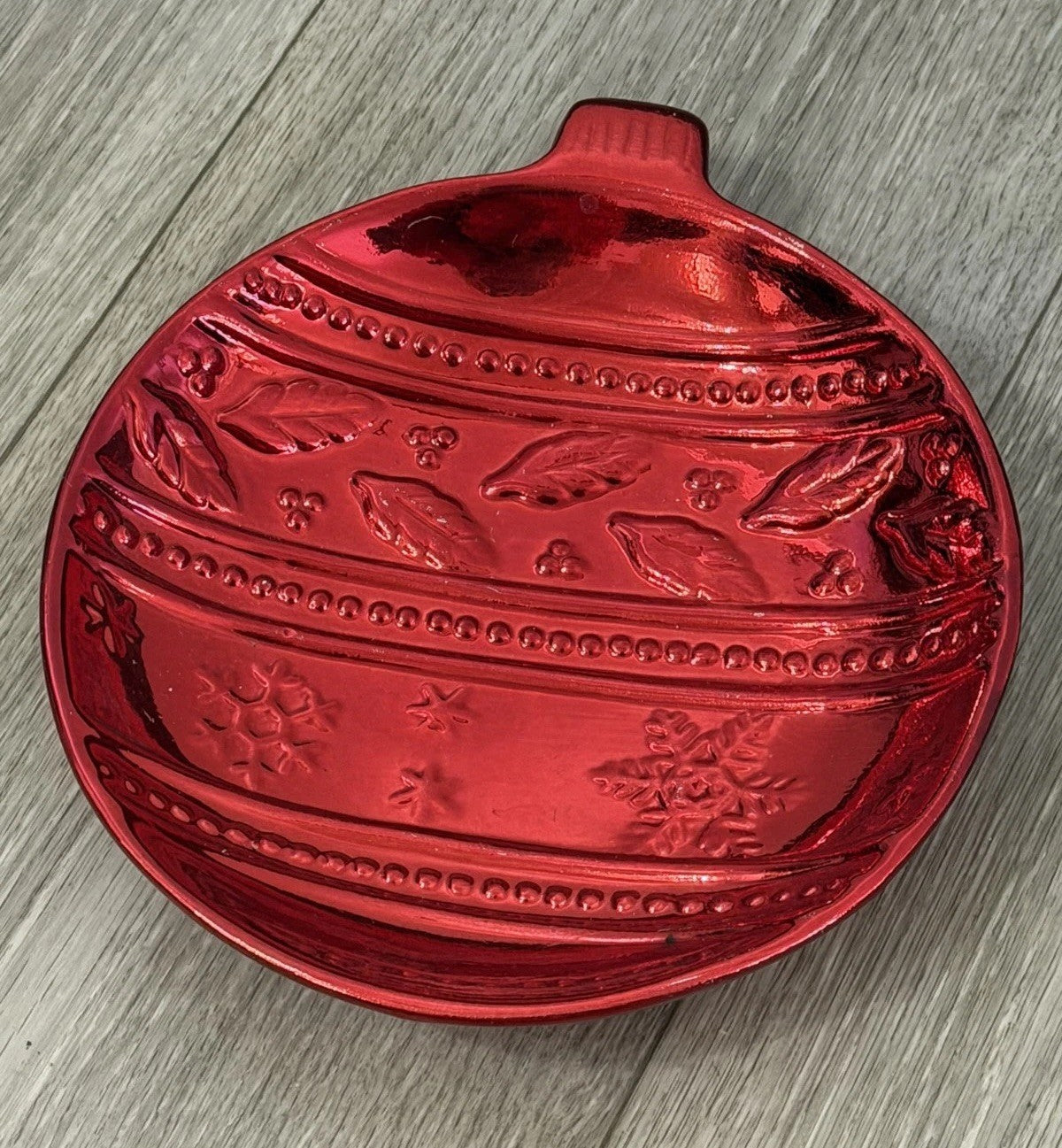 VTG Red Christmas Christmas Ball Ornament Candy Dish K’s Collection 7” Diameter