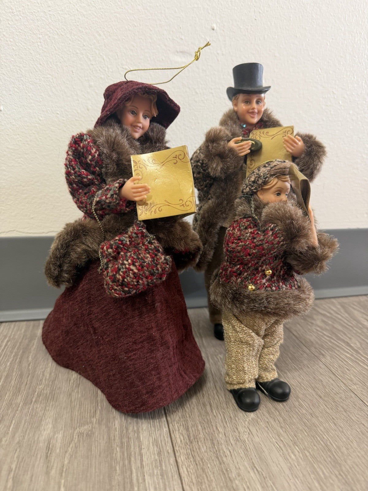 Vintage Christmas Carolers Caroling Dolls Tallest 11.25” Pacific Rim Holiday