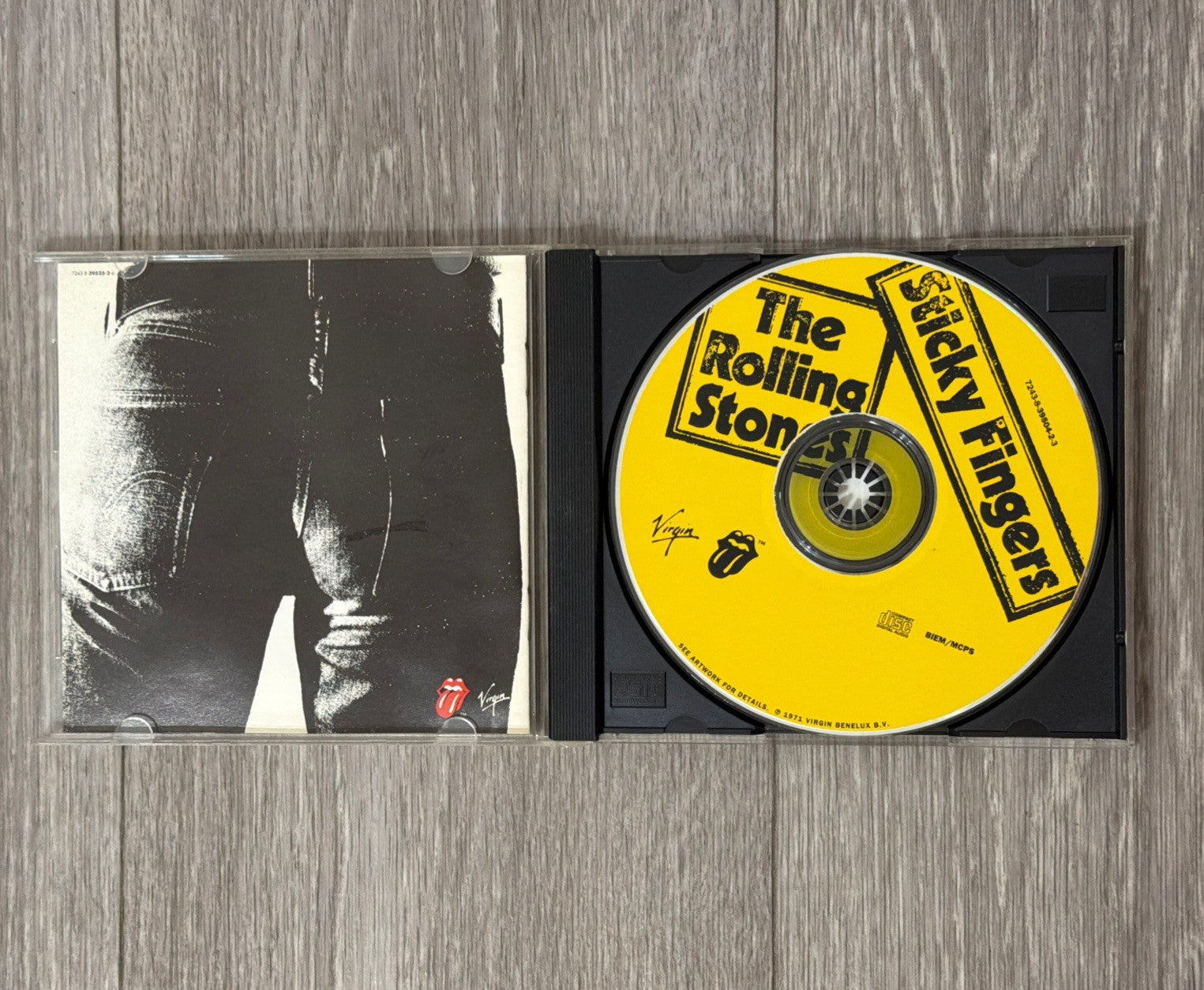 THE ROLLING STONES "STICKY FINGERS" CD: Rolling Stones 7243-8 39525-26
