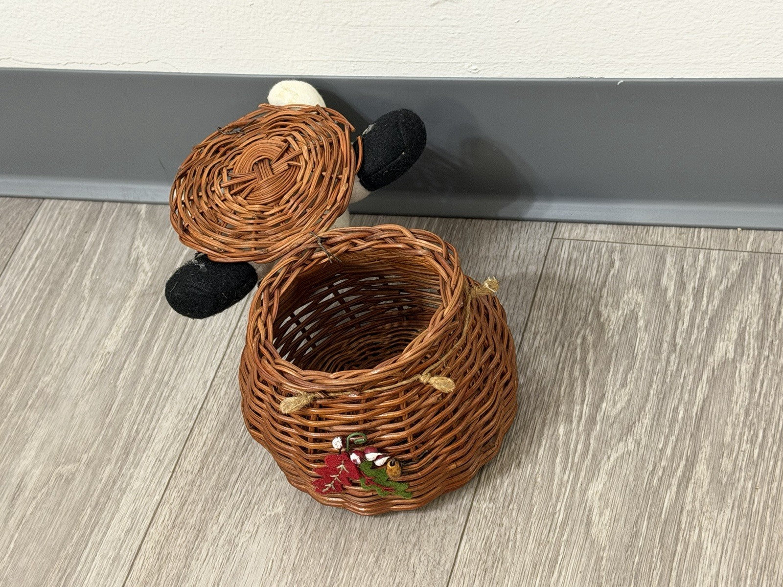 Vintage Adorable Winter Christmas Stuffed Snowman Wicker Basket With Lid 5”