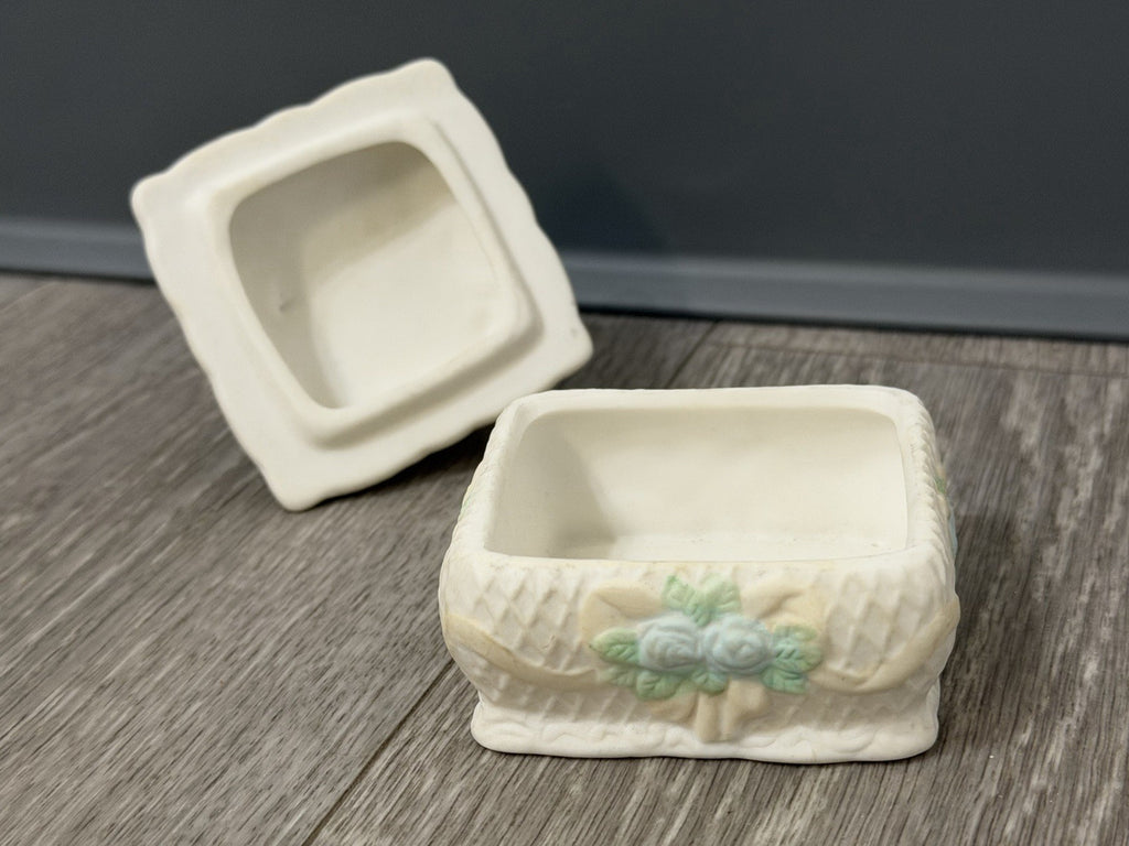 Vintage Porcelain Lovebirds Small Trinket Keepsake Box With Lid BROKEN LEAF Read