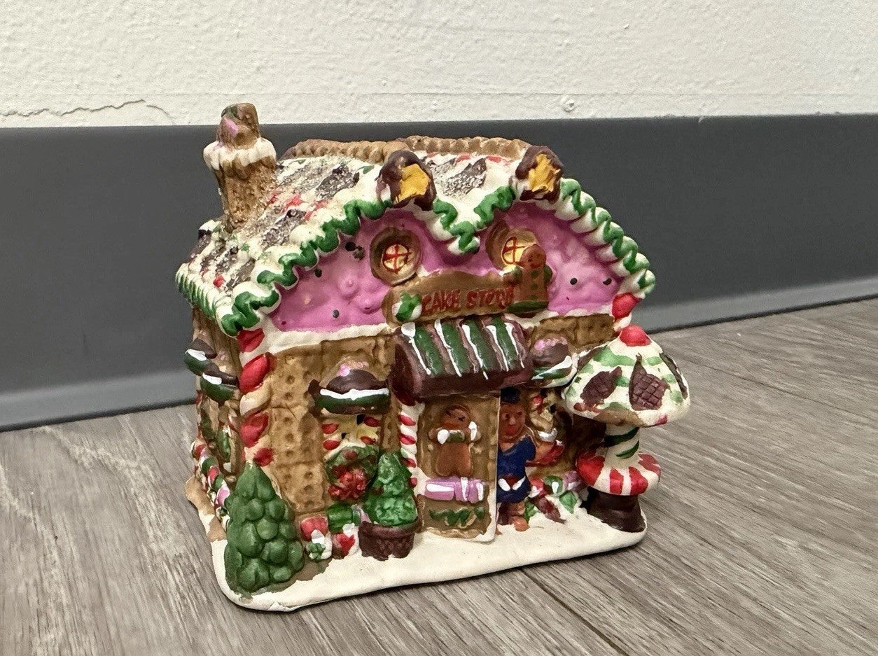 Vintage Ginger Frost Lane 2005 CAKE SHOP Christmas Collectible Village Holiday