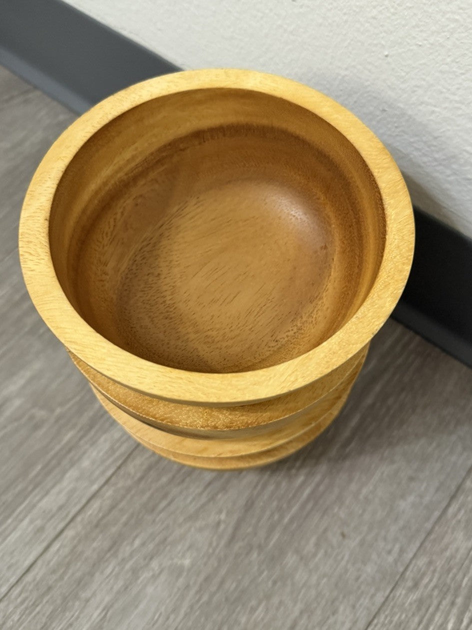 Wooden Bowels Set Of 4 Light Wood 5.75” Diameter 2.5” Tall