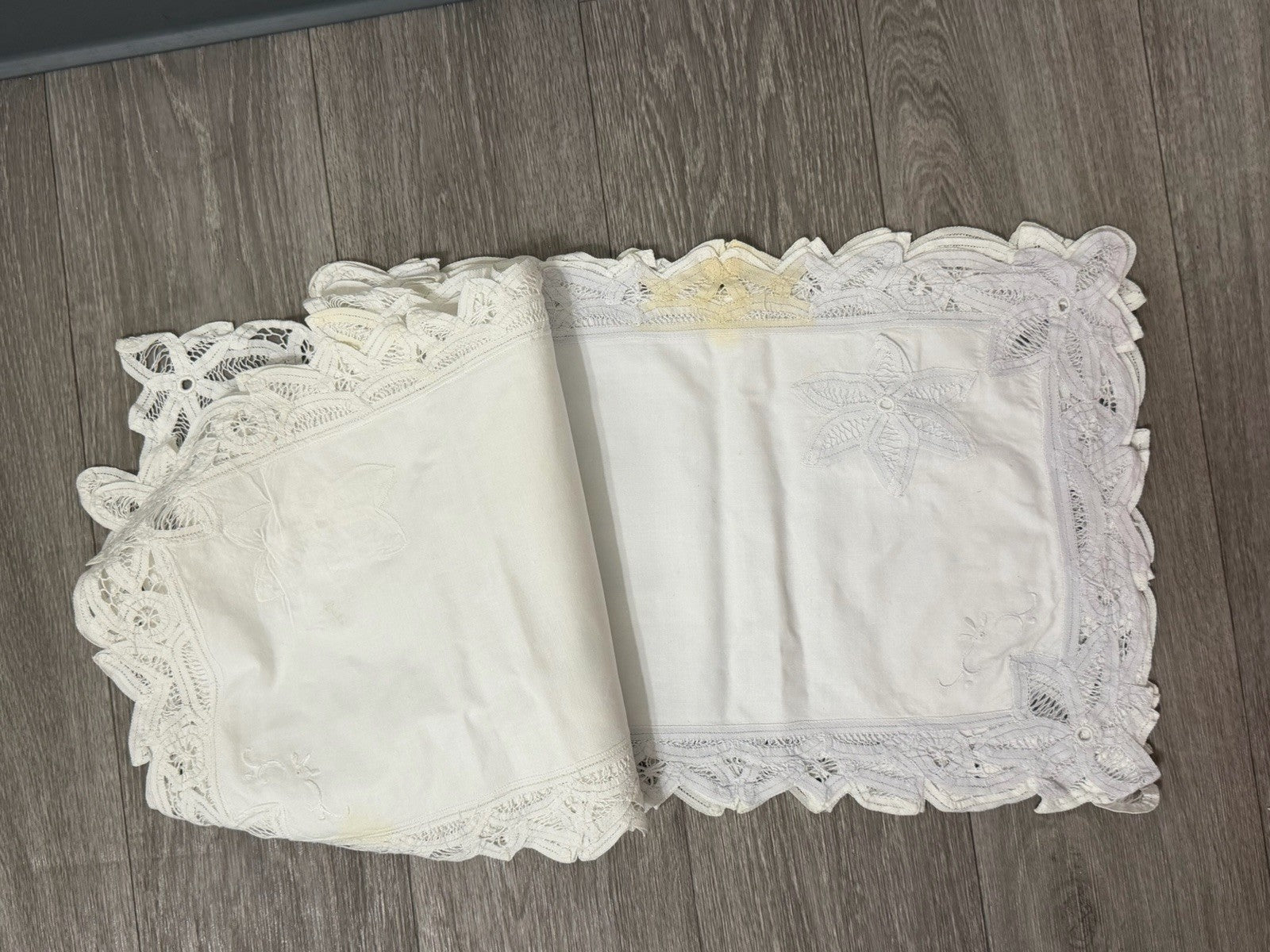 Vtg white cotton 7 napkins intricate lace cutwork 18x13 Set 8 Placemats STAINED