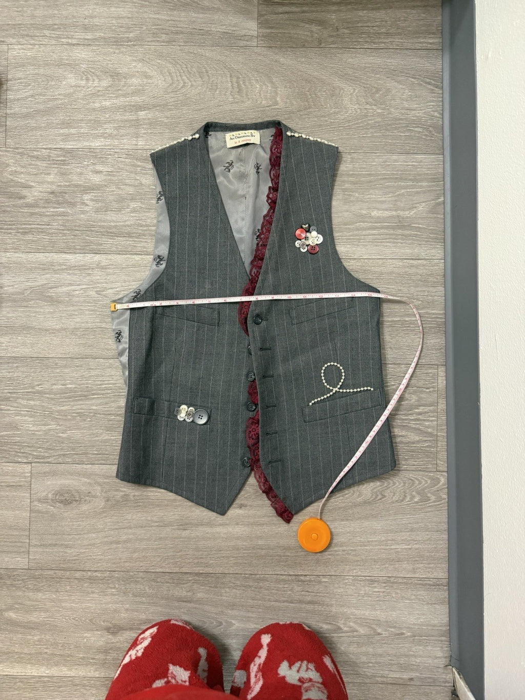 Women’s Vest With Buttons And Faux, Pearl Decorations And Lace ￼