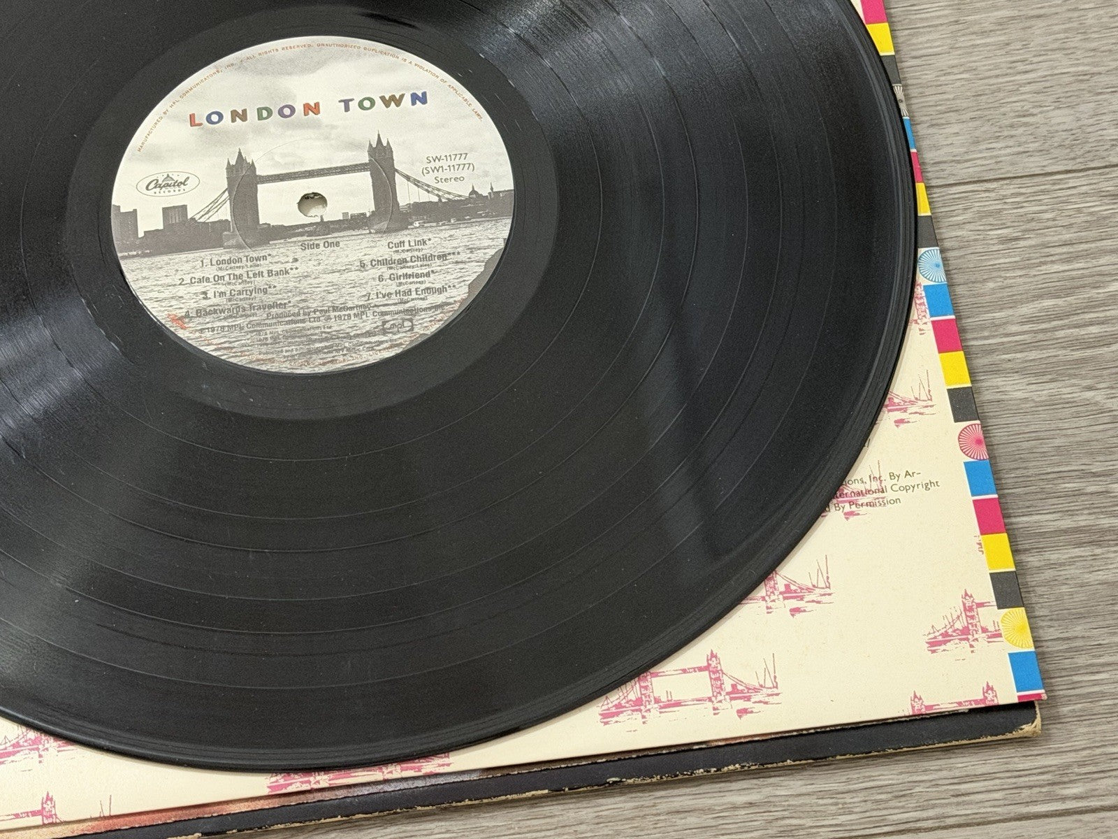 London Town SW-11777 with Poster VG/G+