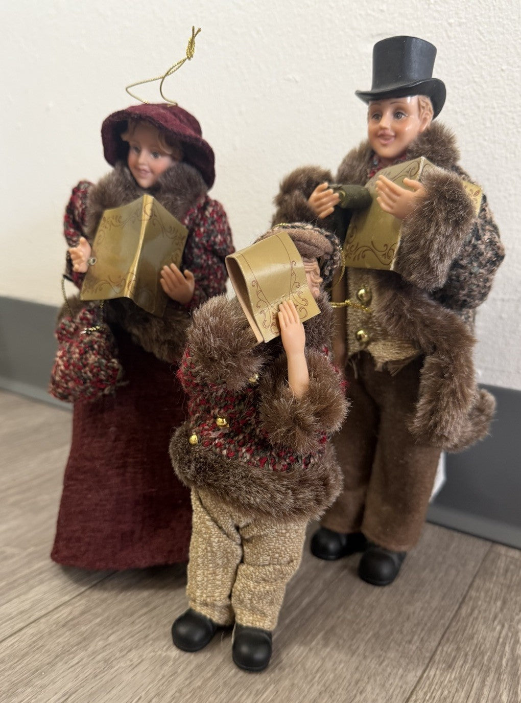 Vintage Christmas Carolers Caroling Dolls Tallest 11.25” Pacific Rim Holiday