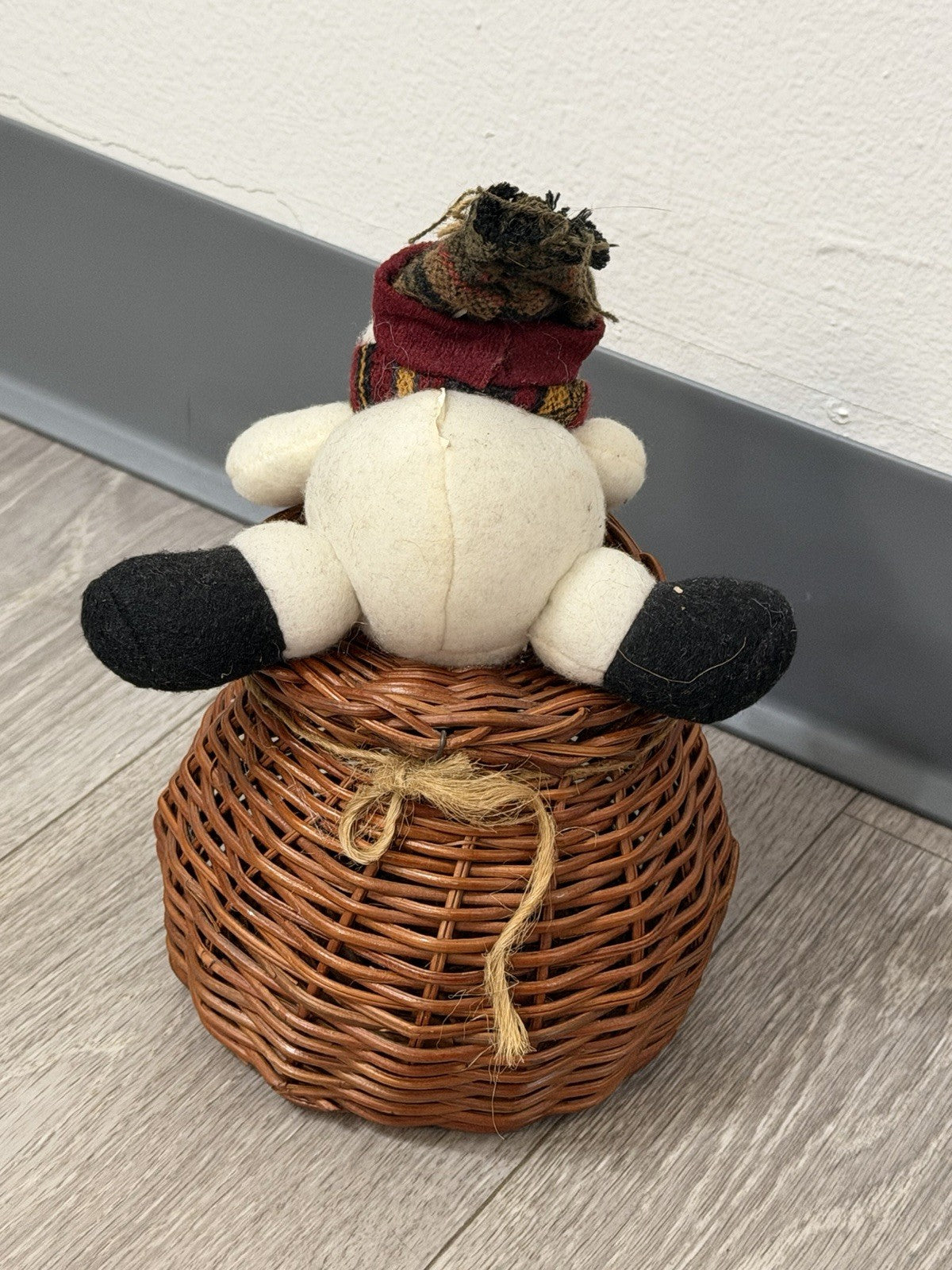 Vintage Adorable Winter Christmas Stuffed Snowman Wicker Basket With Lid 5”