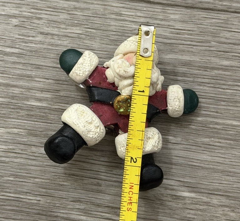 OLDER SANTA CLAUS CHRISTMAS PIN MADE OF DOUGH, RESIN?