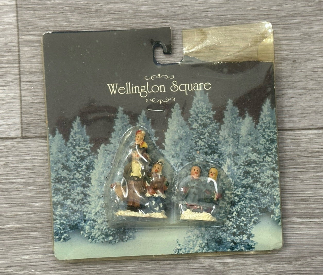 VTG Wellington Square 2004 Collectible Christmas Village Figurines New Old Stock