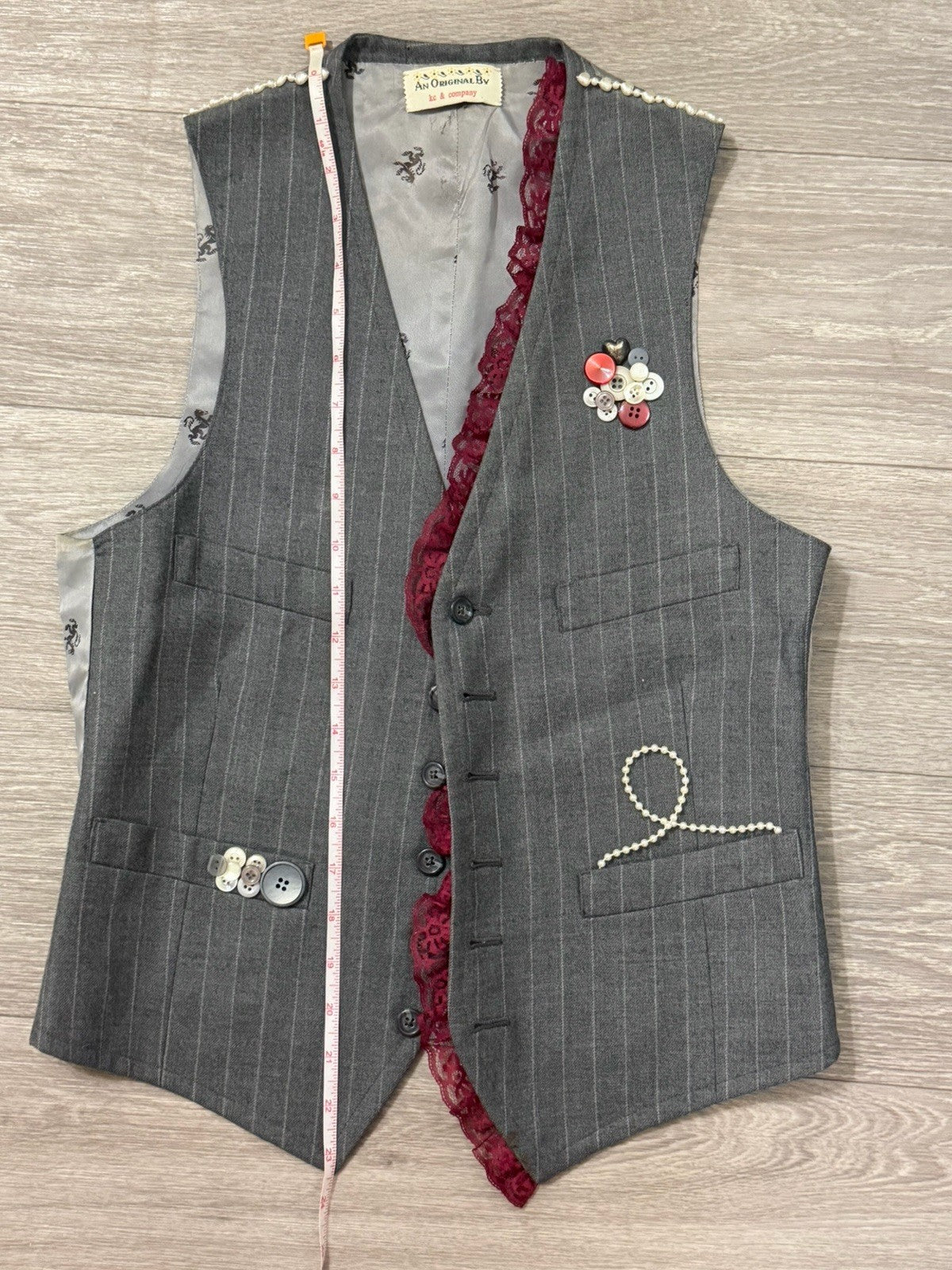 Women’s Vest With Buttons And Faux, Pearl Decorations And Lace ￼