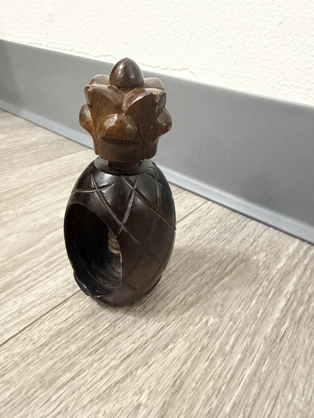 VINTAGE CARVED WOOD PINEAPPLE HAND HELD NUT CRACKER