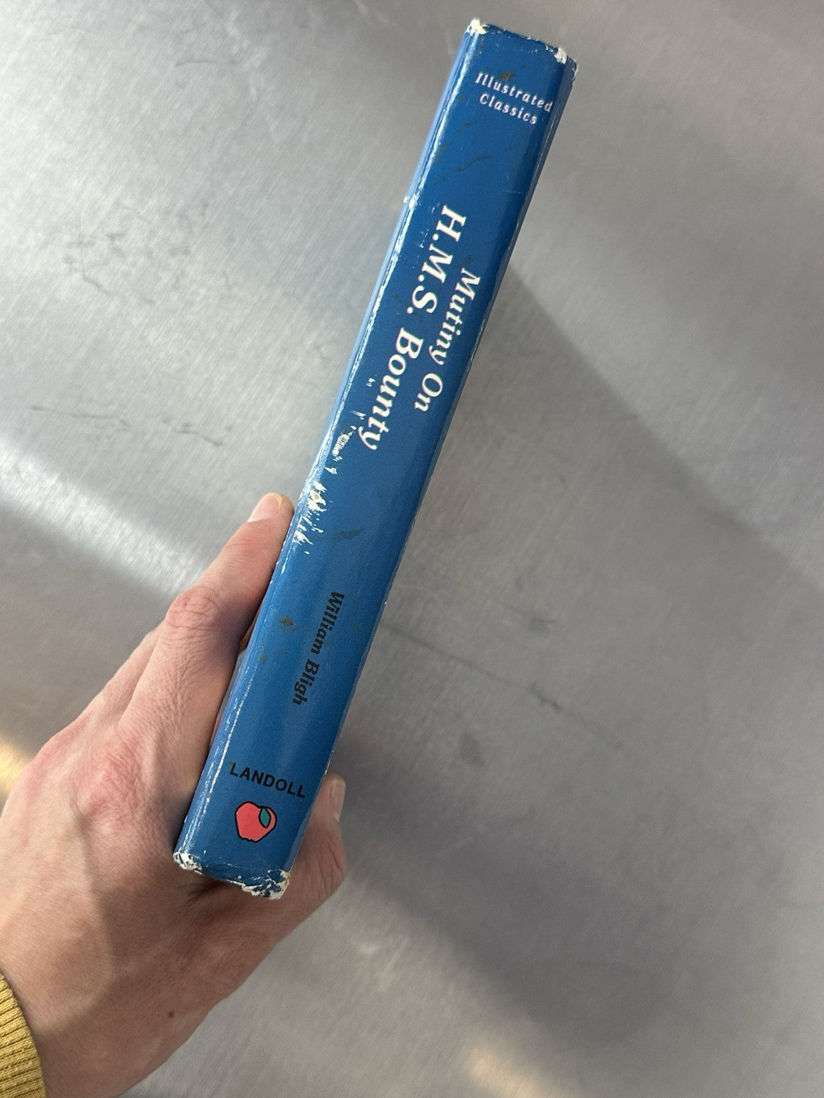 MUTINY ON THE H.M.S. BOUNTY BY WILLIAM BLIGH 1995 RETOLD BY KENTON K SMITH JE01