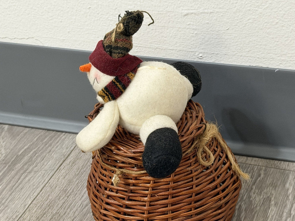 Vintage Adorable Winter Christmas Stuffed Snowman Wicker Basket With Lid 5”