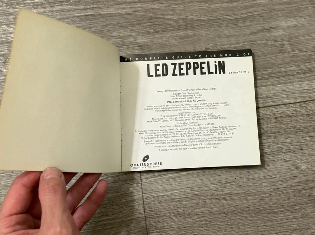 Vintage The Complete Guide Yo The music Of Led Zeppelin By Dave Lewis Book 1994