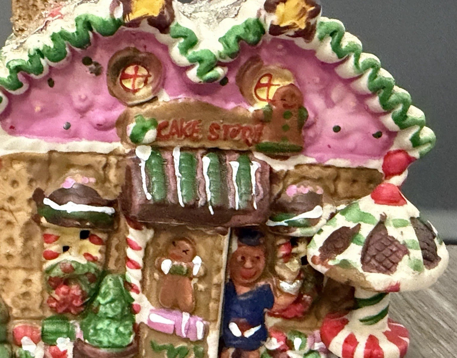 Vintage Ginger Frost Lane 2005 CAKE SHOP Christmas Collectible Village Holiday
