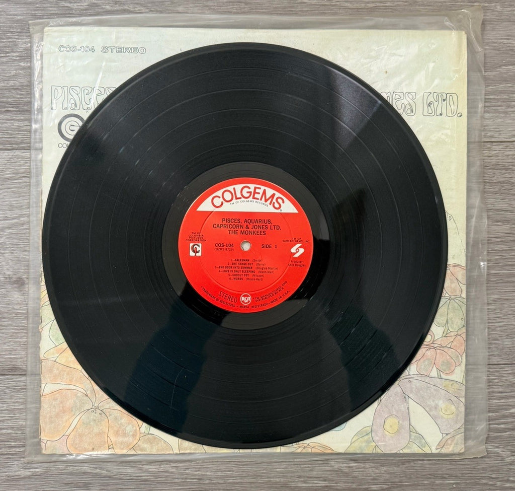 33 12" LP THE MONKEES PISCES AQUARIUS CAPRICORN & JONES LTD