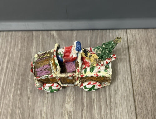 2005 Ginger Frost Lane Santa Claus Gingerbread Car w/ Tree Decoration
