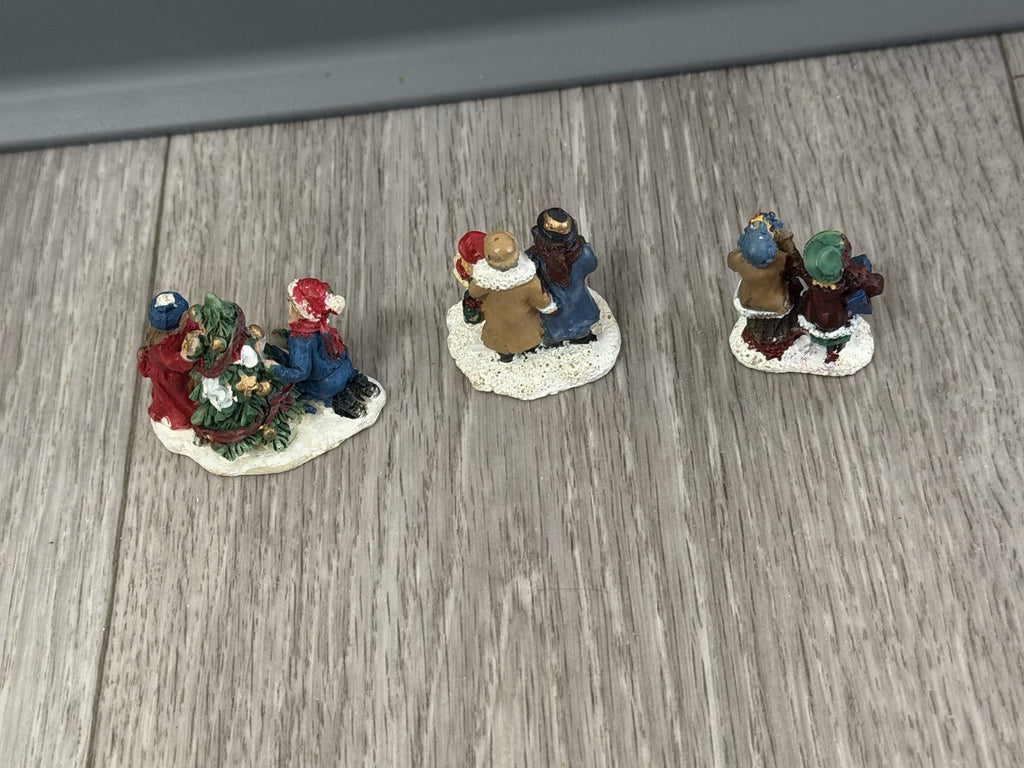 Christmas Village People Holiday Gathering With Christmas Tree Lot of 3 Figures