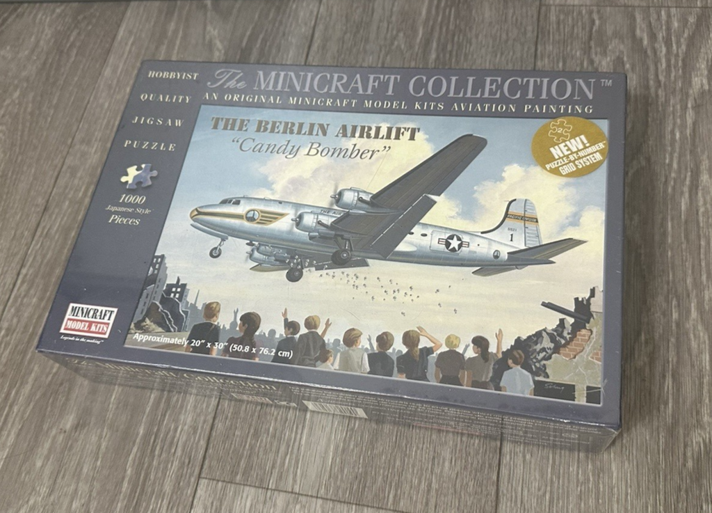 THE Minicraft Collection THE BERLIN AIRCRAFT “Candy Bomber” Puzzle 1000 PCS