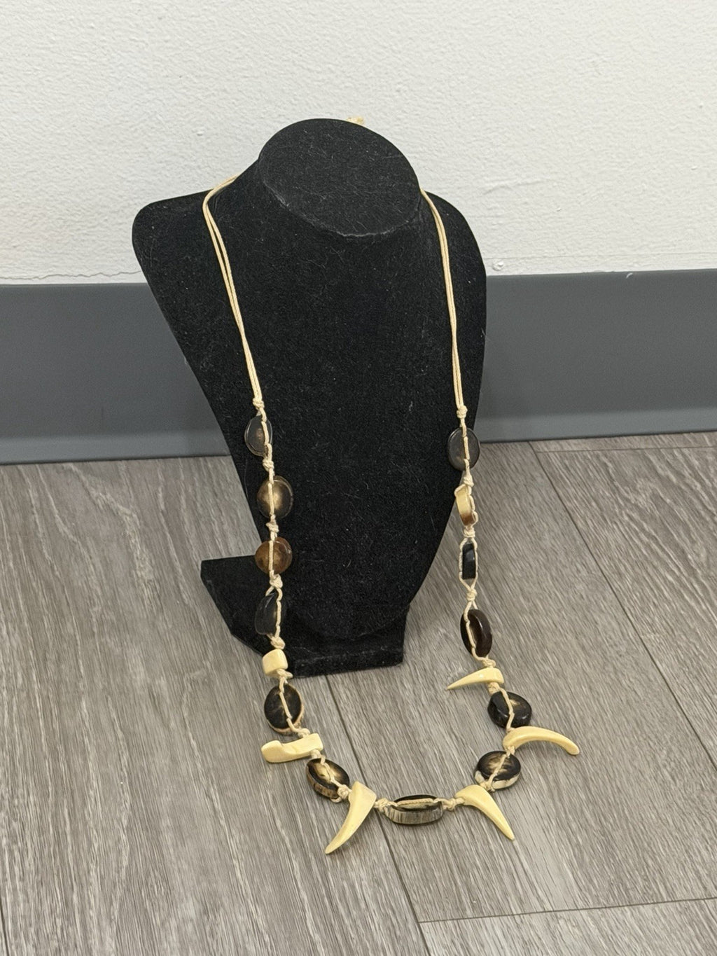 Vintage Handmade Knotted Carved Shell Boho Tribal Necklace
