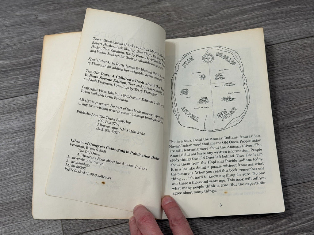 VINTAGE - The Old Ones: Children's Books About the Anasazi Indians