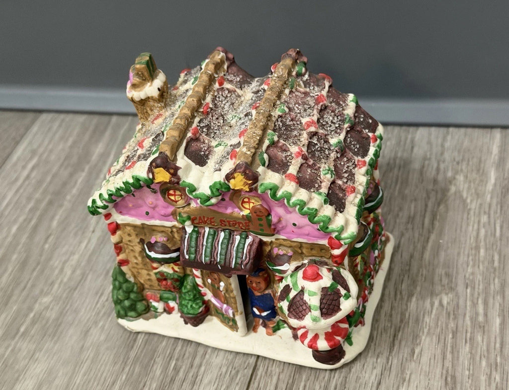 Vintage Ginger Frost Lane 2005 CAKE SHOP Christmas Collectible Village Holiday