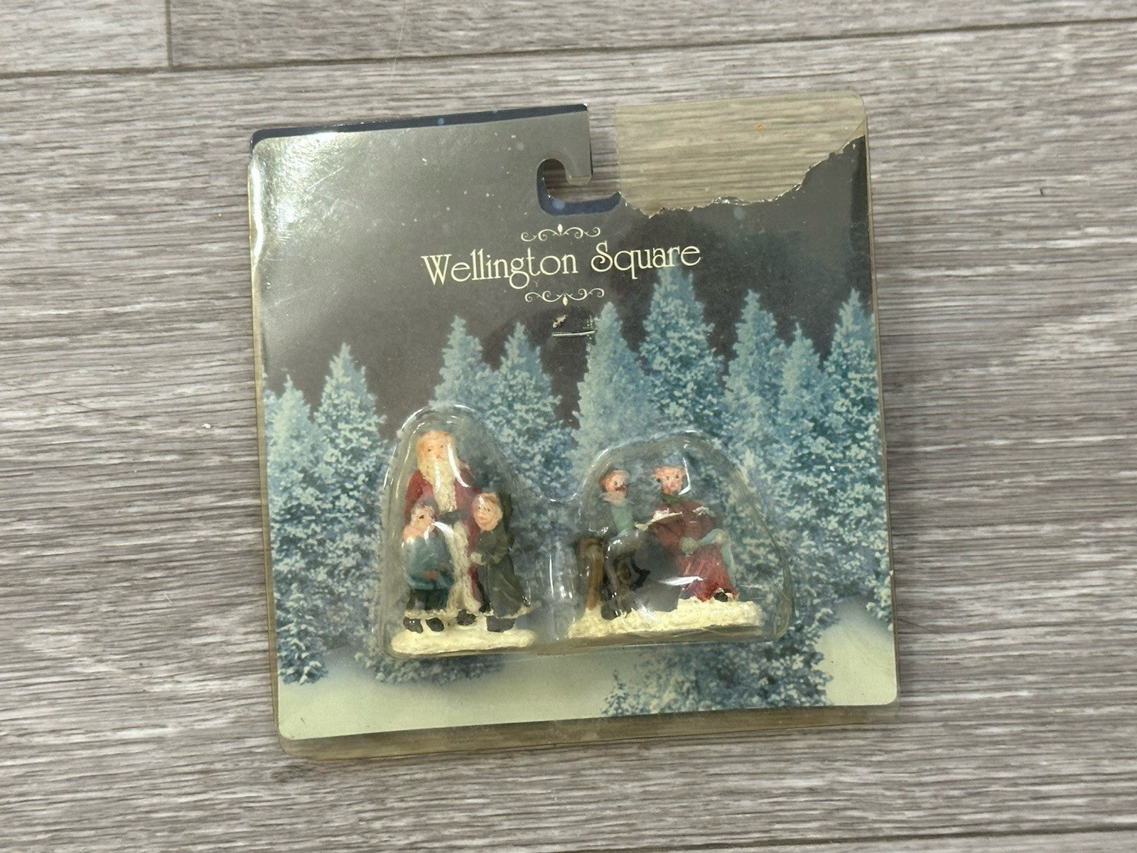 VTG Wellington Square 2004 Collectible Christmas Village Figurines New Old Stock
