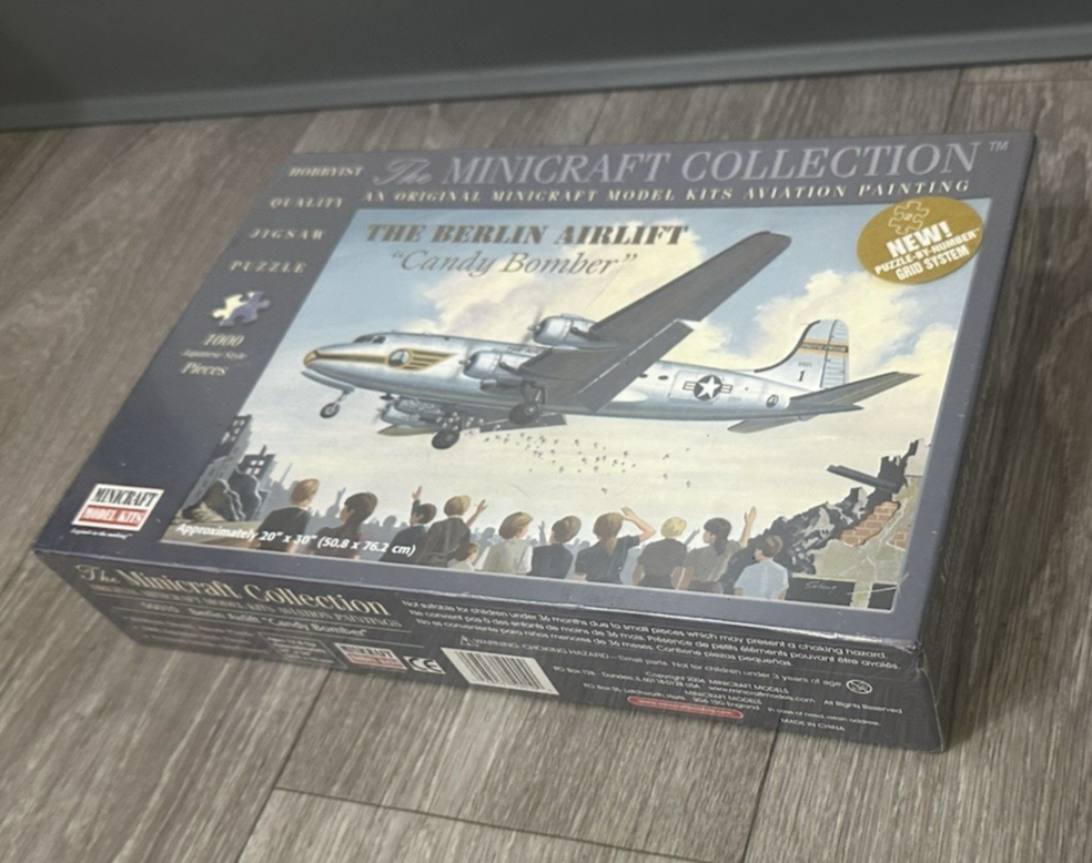 THE Minicraft Collection THE BERLIN AIRCRAFT “Candy Bomber” Puzzle 1000 PCS