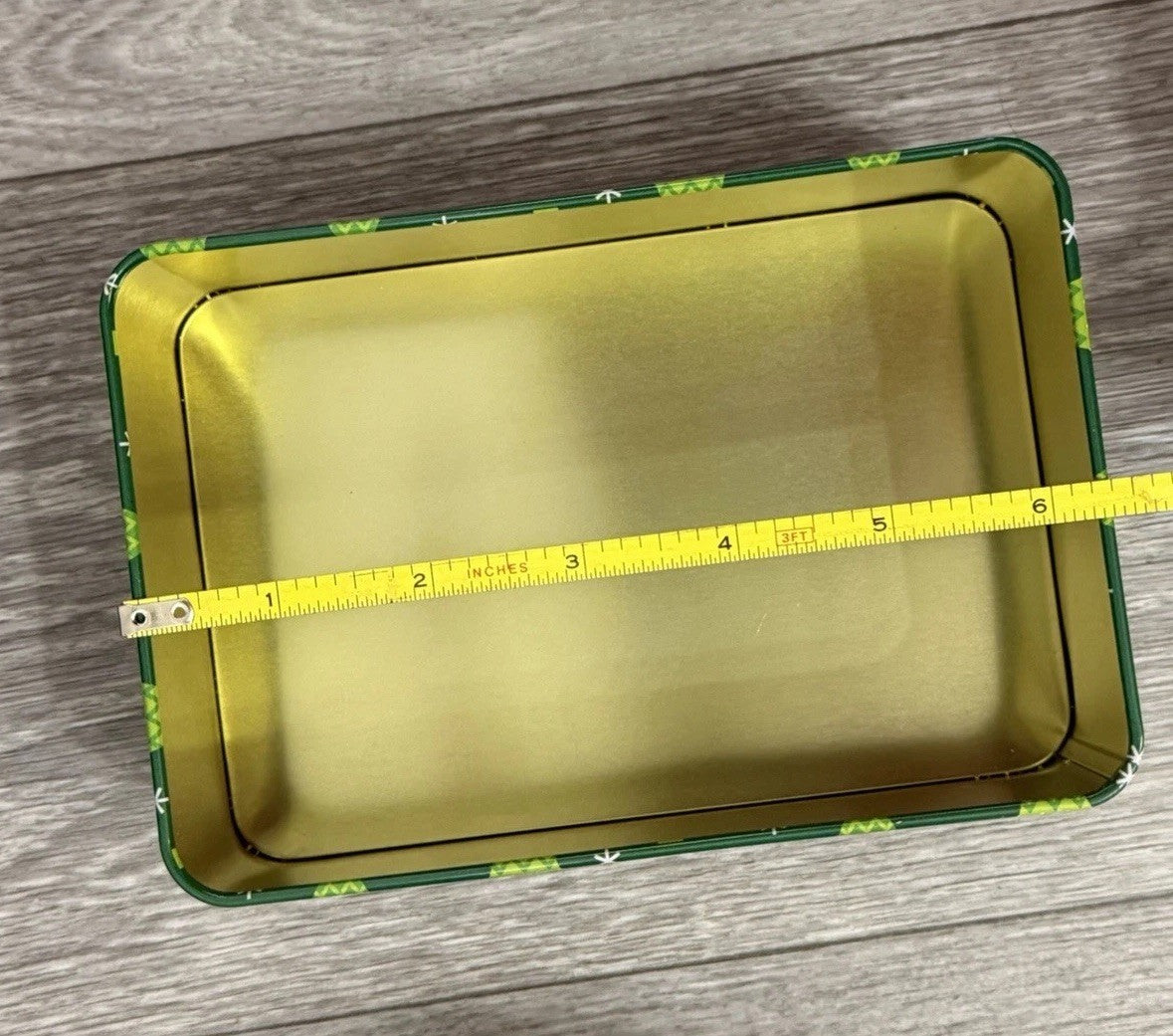 2 Christmas Tins Rnd & Rectangle 6” Diameter & 6.5”x 4.25” Used Great Condition
