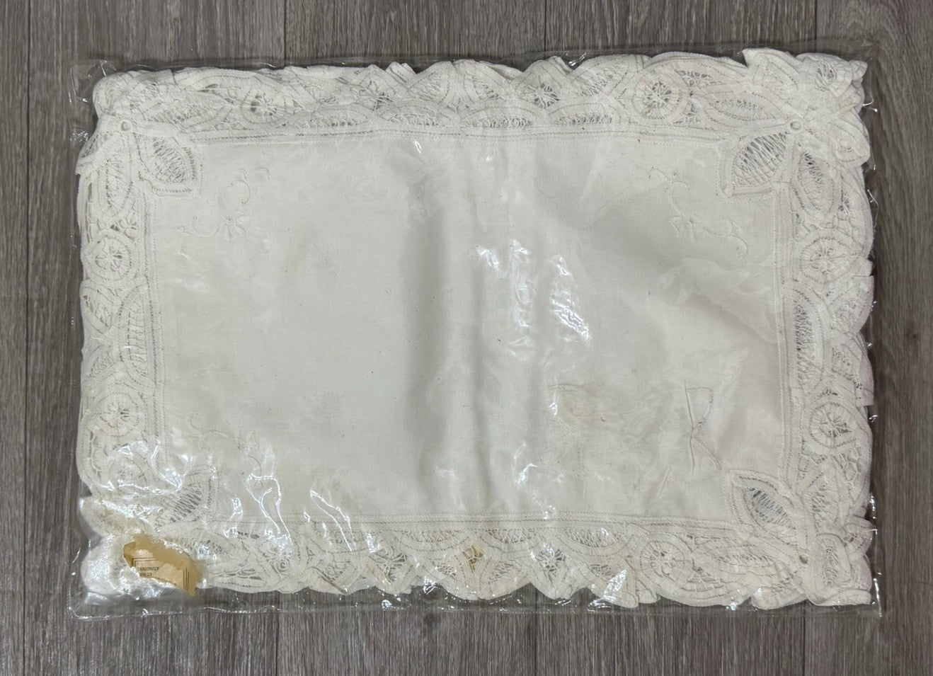 Vtg white cotton 7 napkins intricate lace cutwork 18x13 Set 8 Placemats STAINED