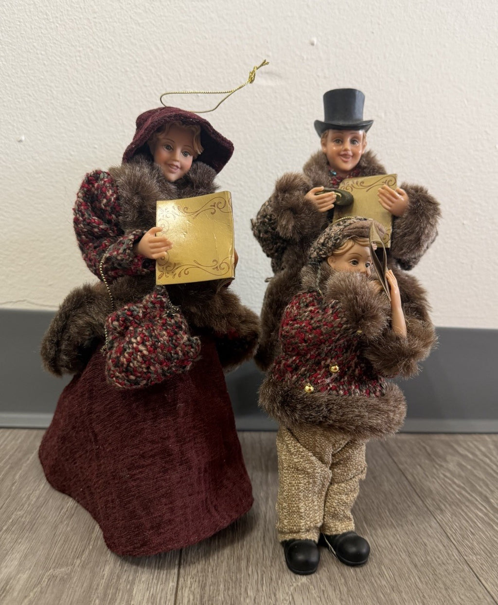 Vintage Christmas Carolers Caroling Dolls Tallest 11.25” Pacific Rim Holiday