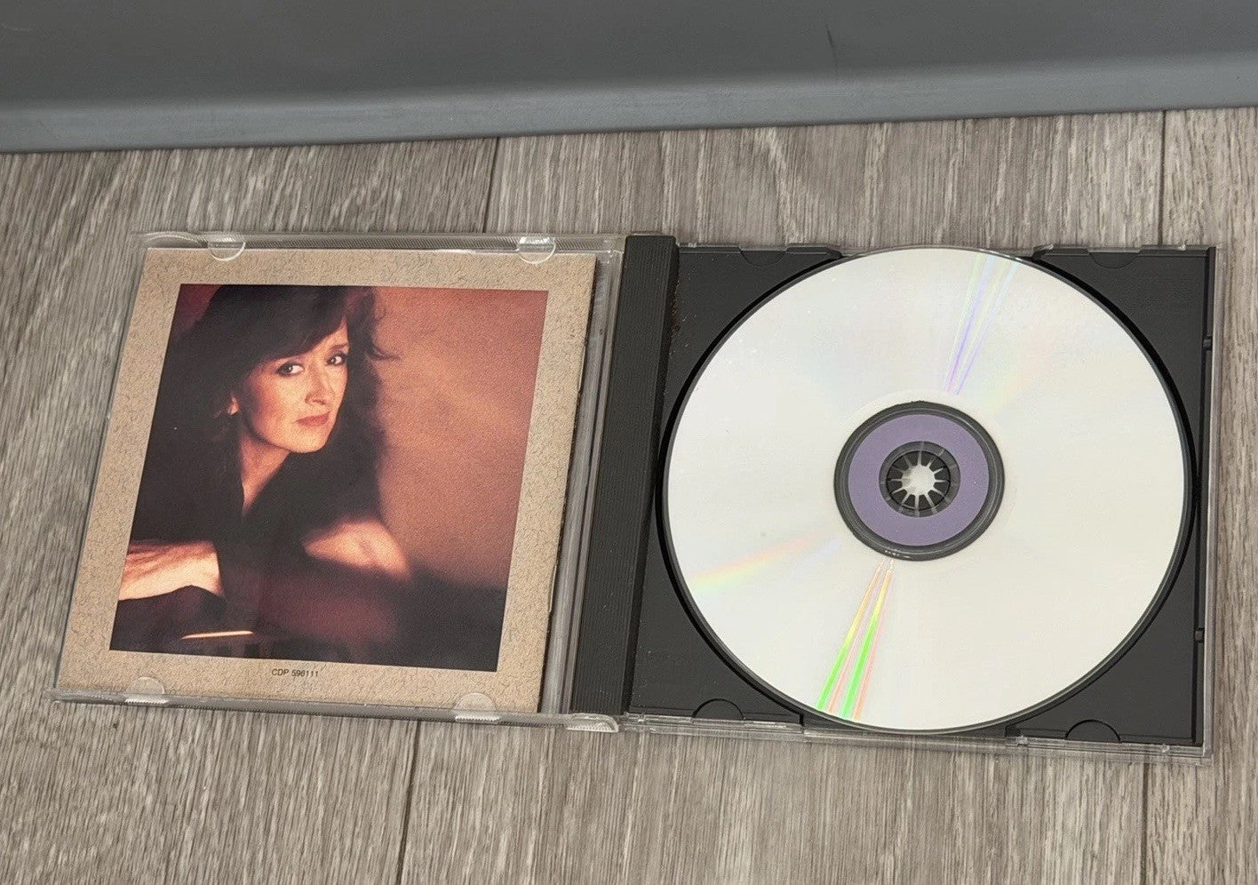 Bonnie Raitt - Luck of the Draw (Jun-1991, Capitol/EMI Records) CASE CRACKED