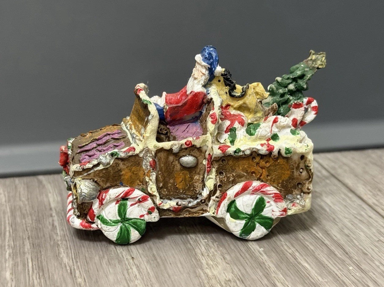 2005 Ginger Frost Lane Santa Claus Gingerbread Car w/ Tree Decoration