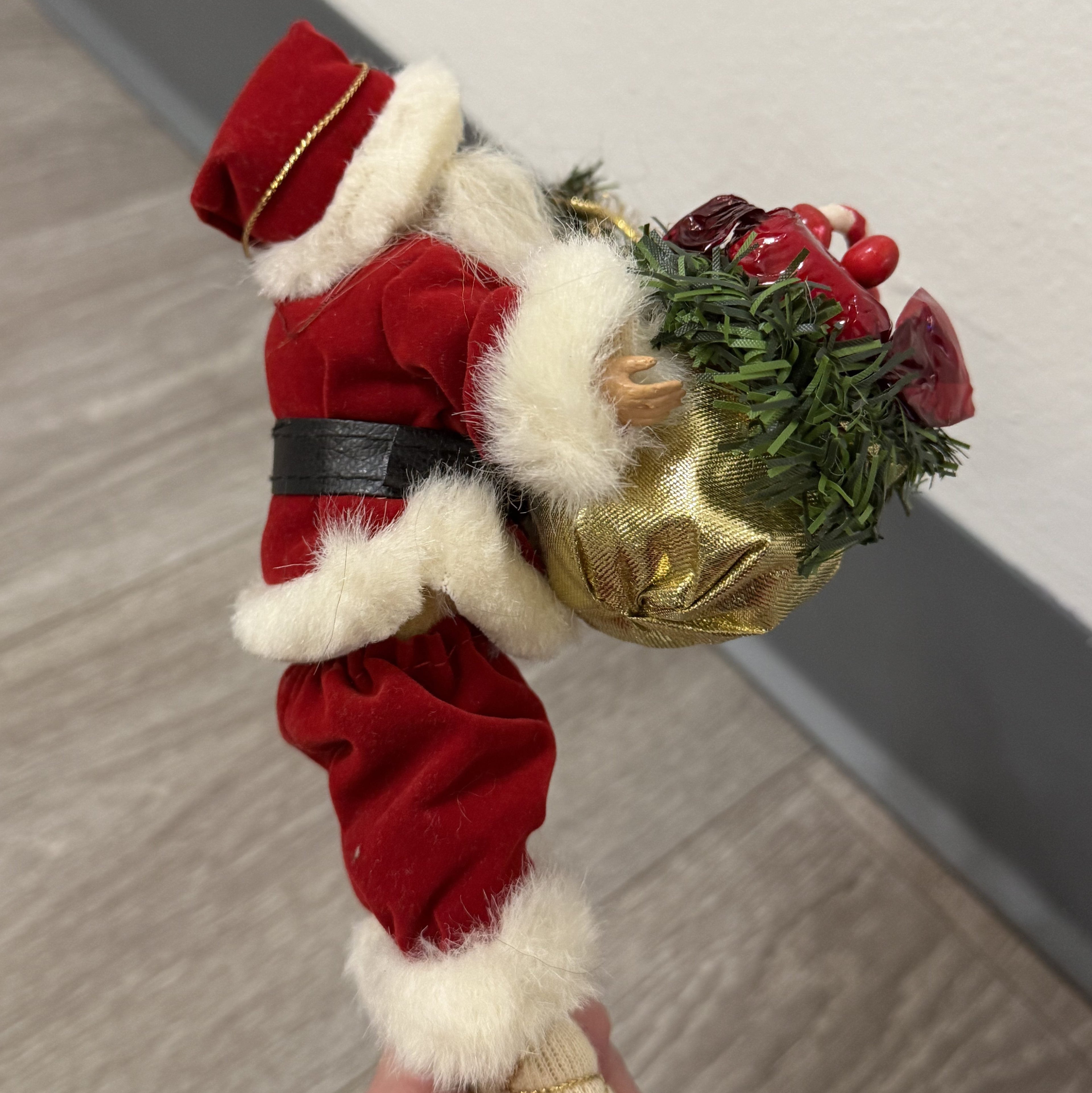 Vintage Santa Ornament with Wreath