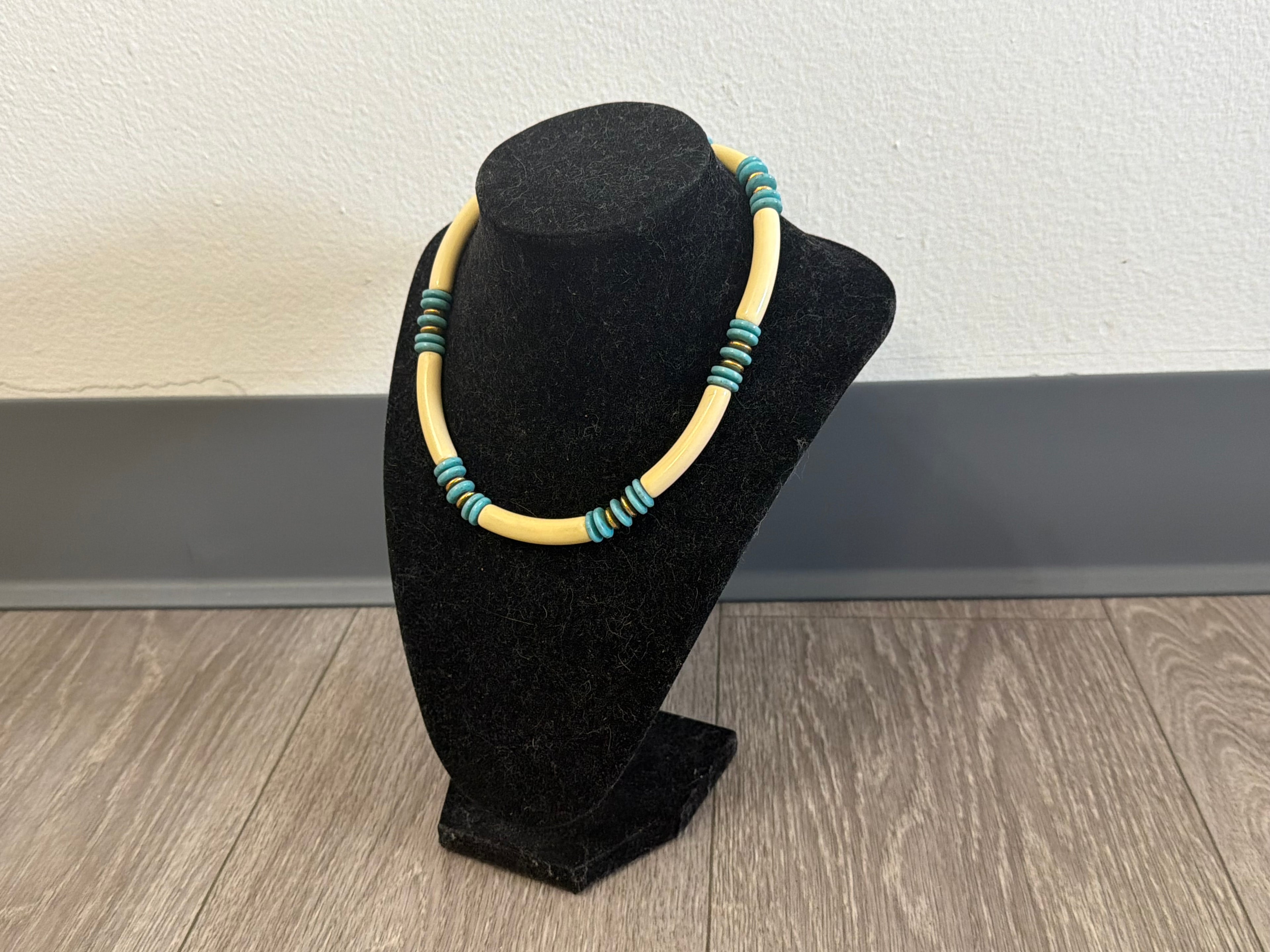 1982 Turquoise & Cream Bead Necklace