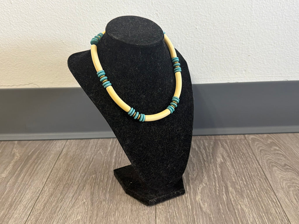 1982 Turquoise & Cream Bead Necklace