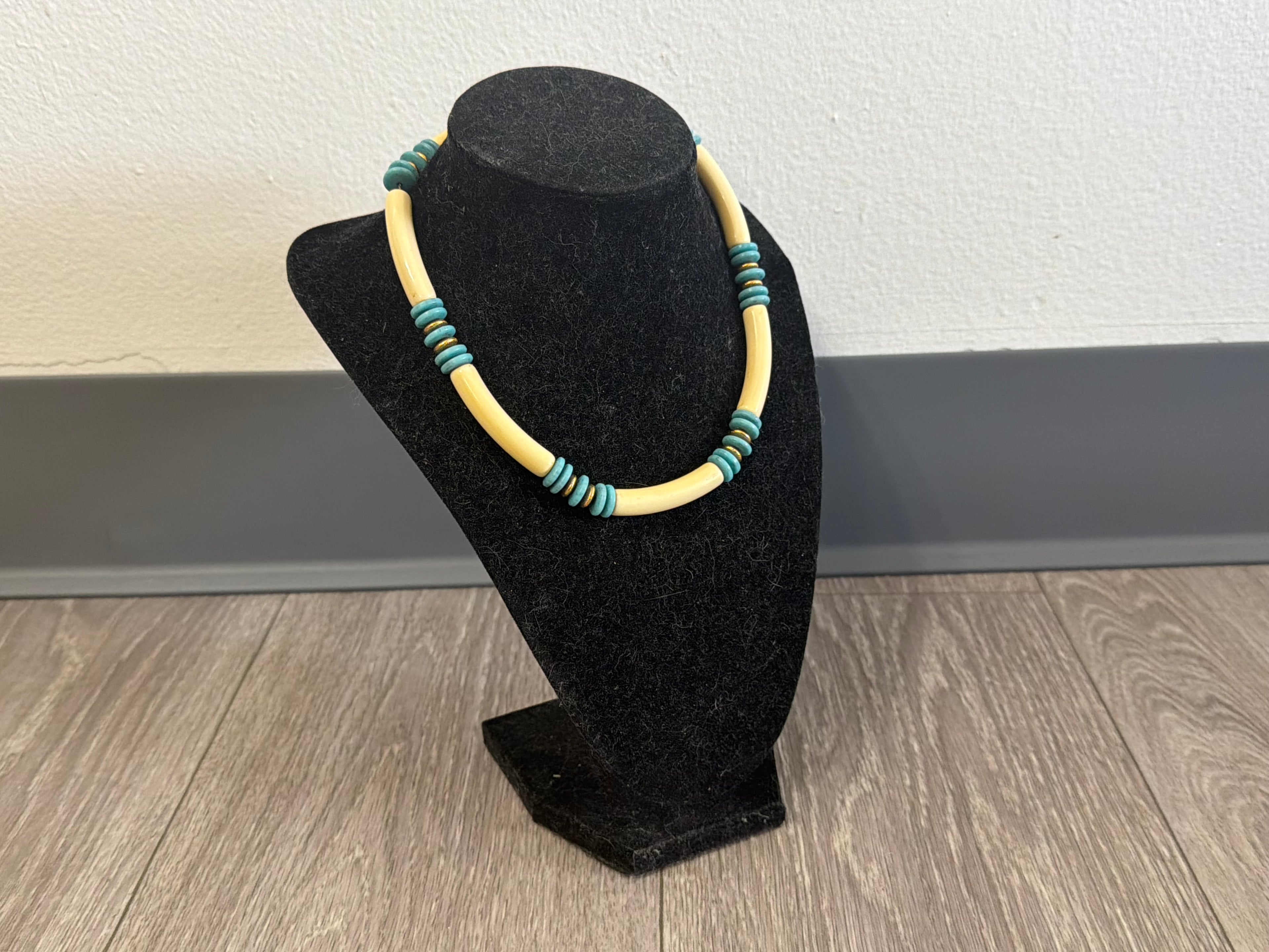 1982 Turquoise & Cream Bead Necklace