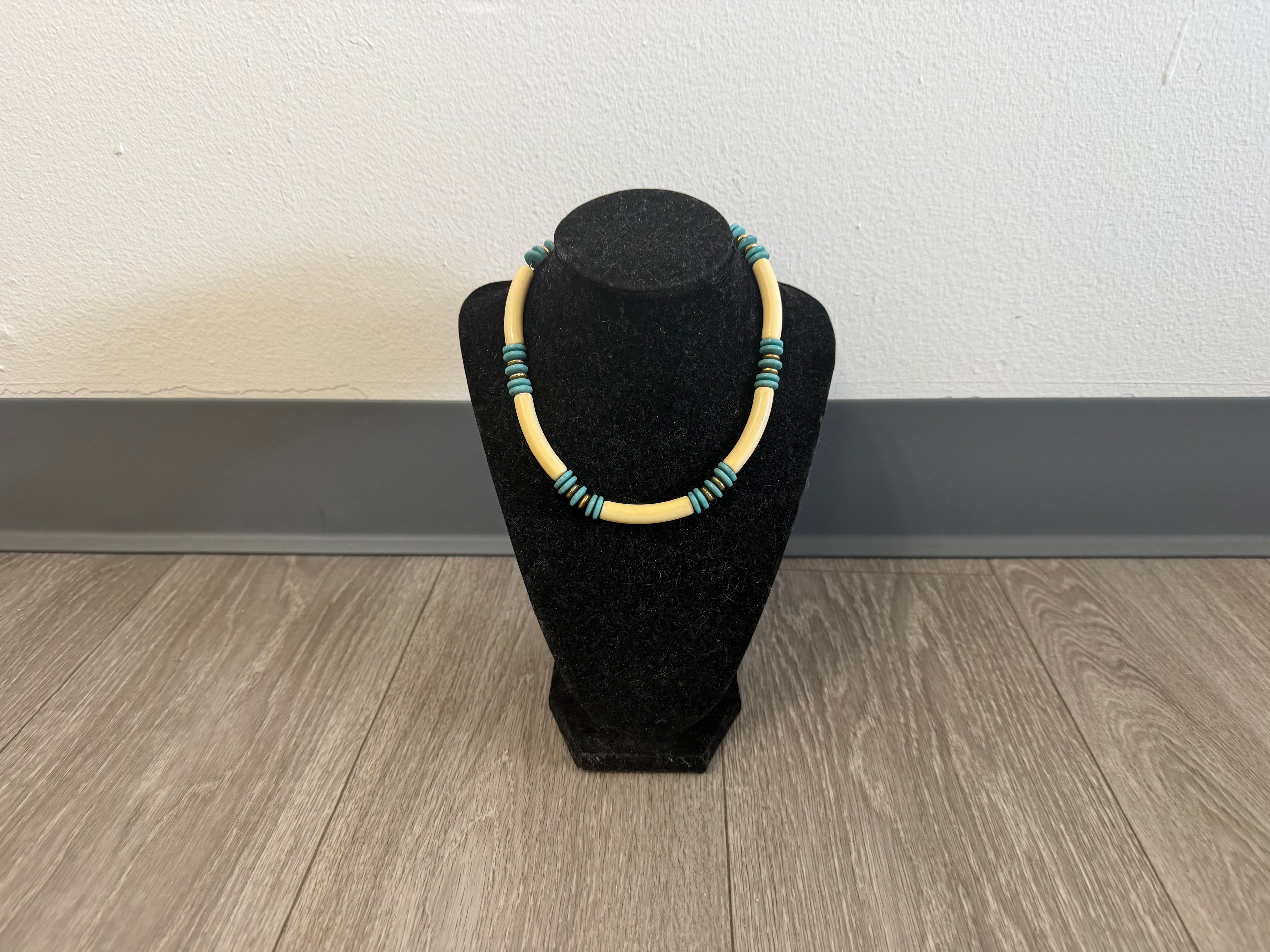 1982 Turquoise & Cream Bead Necklace