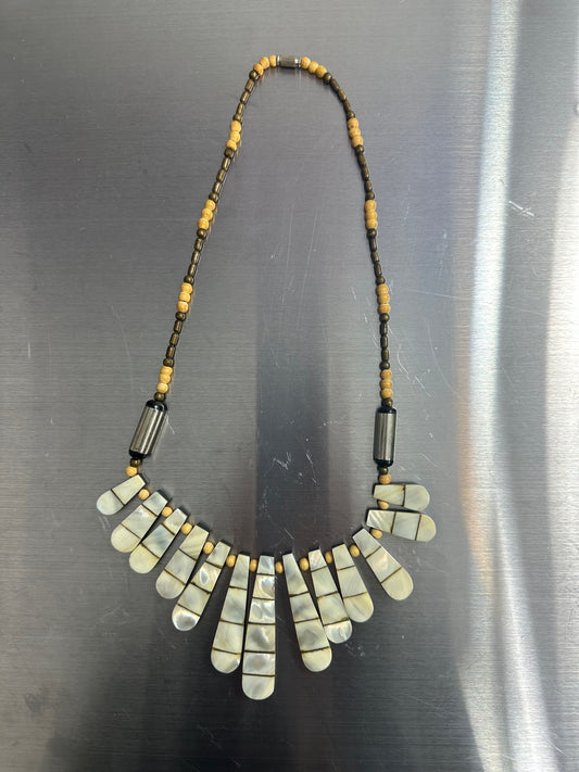 Natural Mother Of Pearl Panio Keys Necklace 18" Vintage Jewlery 70s 80s
