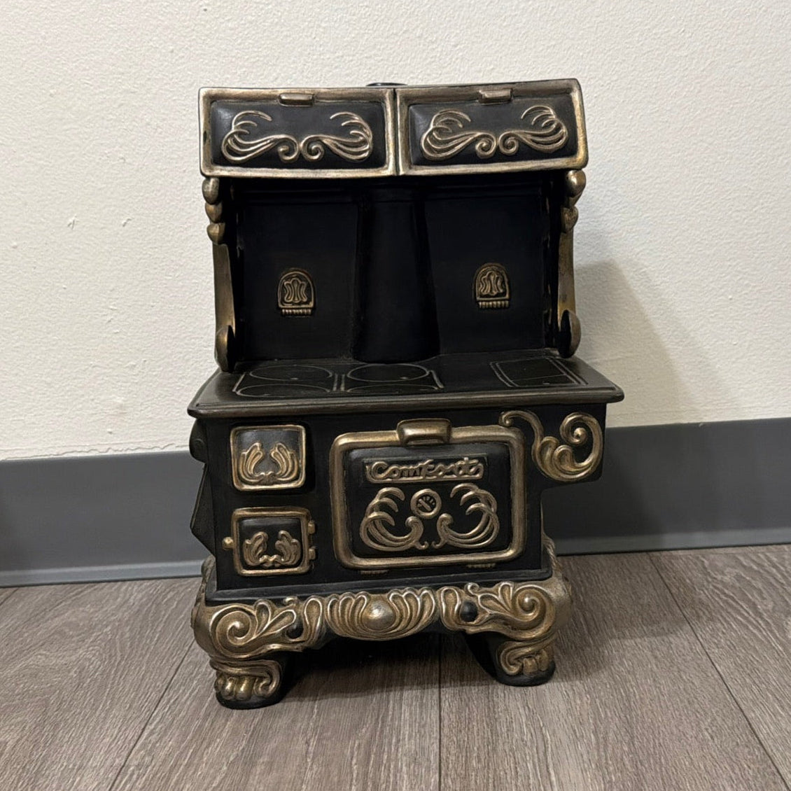 Vintage Arnel's Ceramic "Comfort" Stove